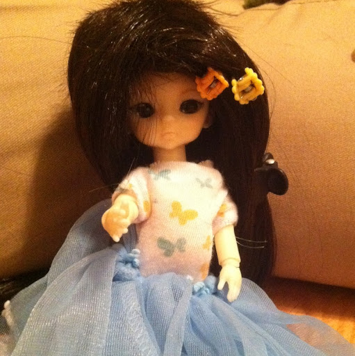 Lucy Miles Photo 7