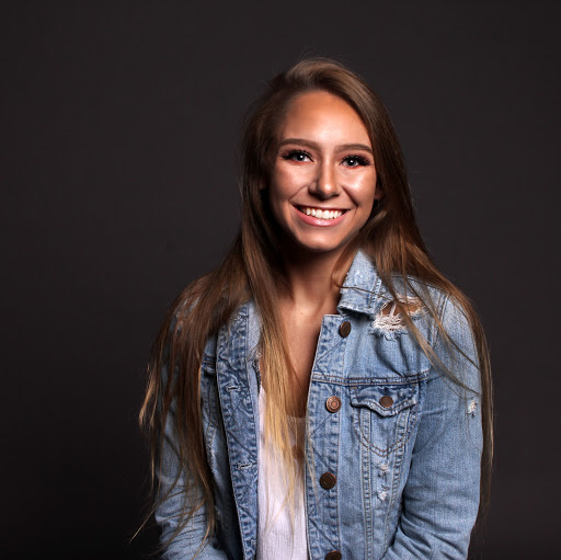 Sydney Becker Photo 13