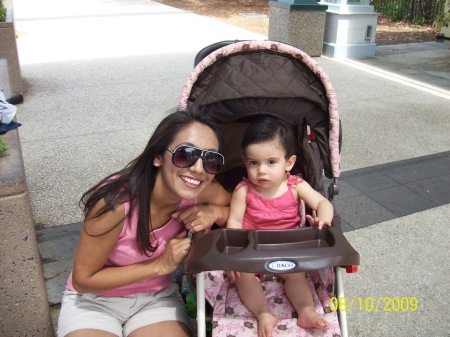 Rebecca Hernandez Photo 40