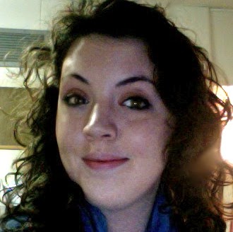 Caitlin George Photo 9