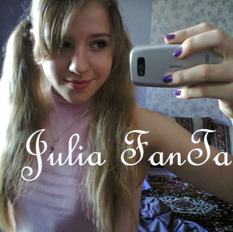 Julia Armstrong Photo 20