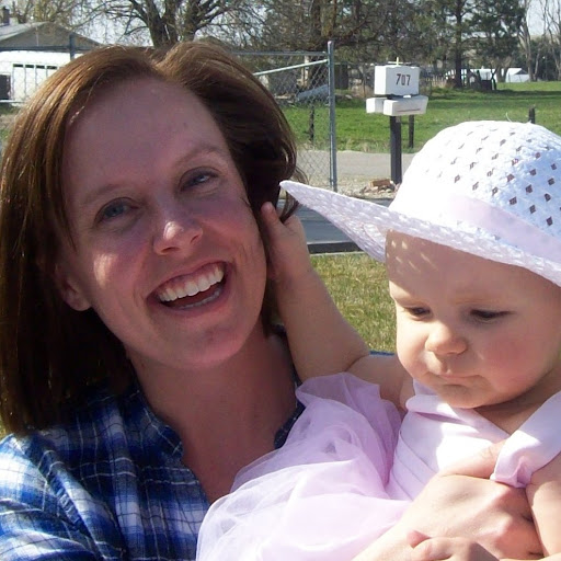 Amy Everson Photo 17