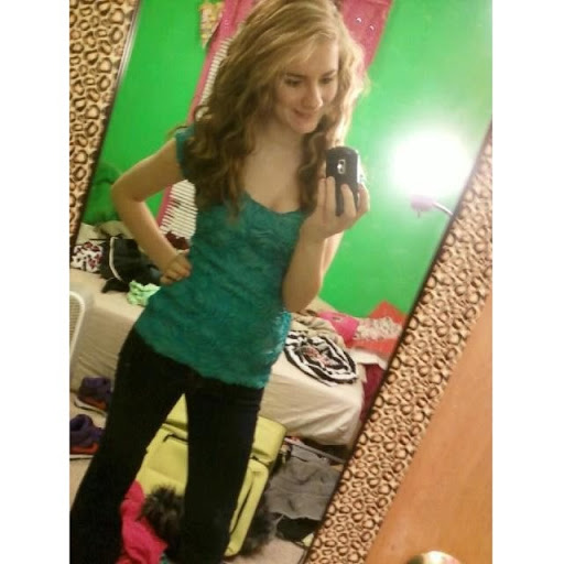 Alyssa Davidson Photo 33