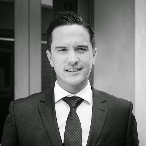 Dean Harper Photo 30