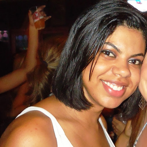 Cynthia Costa Photo 37