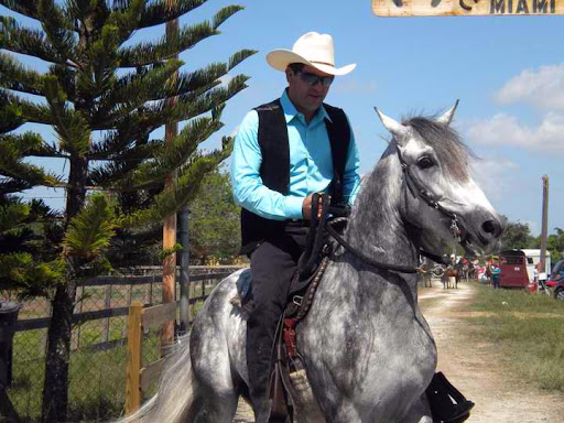 Ronald Gutierrez Photo 11