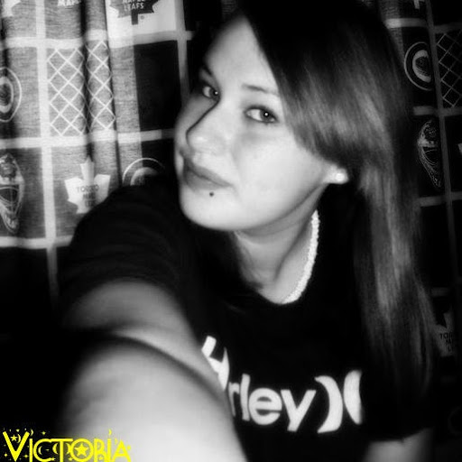 Victoria Francis Photo 36