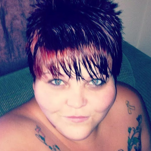 Christina Harmon Photo 33