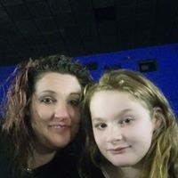 Samantha Singleton Photo 9