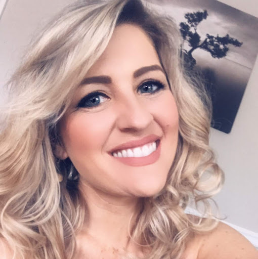 Nikki Gibbs Photo 31