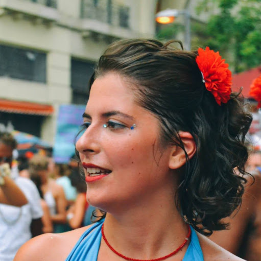 Julia Ricciardi Photo 24