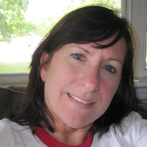 Laura Lynch Photo 29