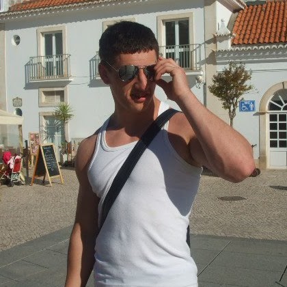 Aaron Stapleton Photo 16