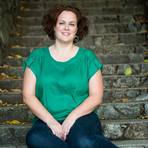 Jennifer Oswald Photo 32