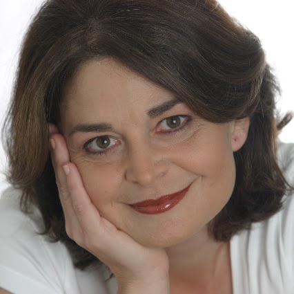 Laura Coker Photo 27