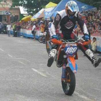 Felipe Arenas Photo 25