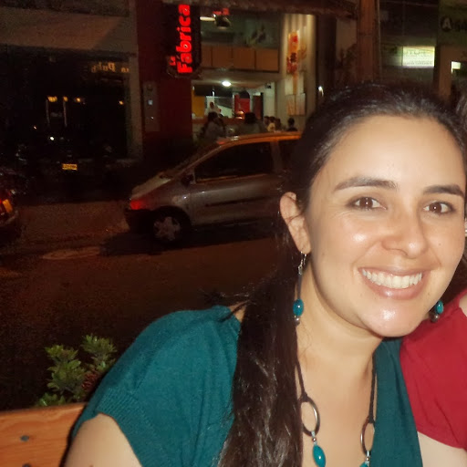 Sandra Hernandez Photo 34
