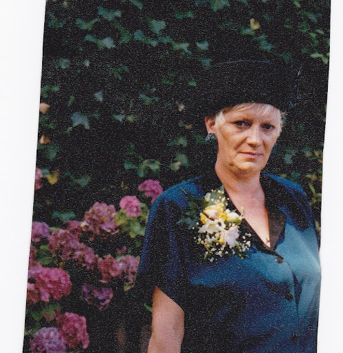 Joan Coleman Photo 35