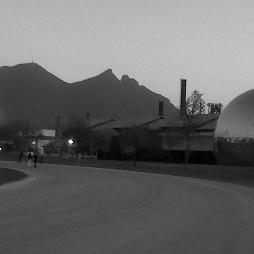 Leonel Garza Photo 16