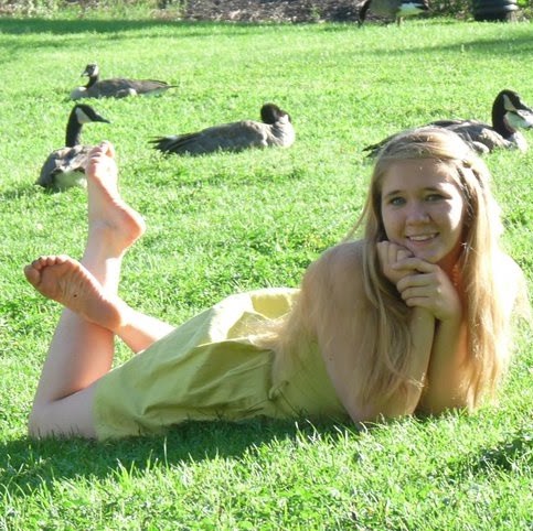 Anna Loehr Photo 2