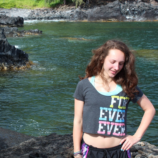 Laura Slattery Photo 28