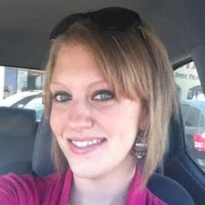 Tara Holt Photo 33