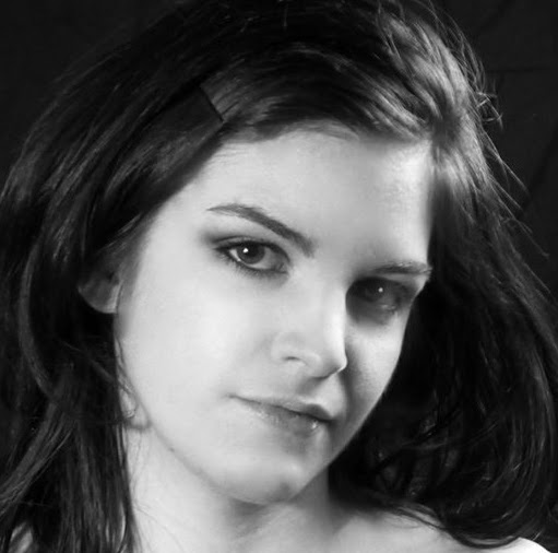 Danielle Trout Photo 7