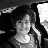 Gloria Dillon Photo 26