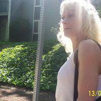 Deborah Compton Photo 9