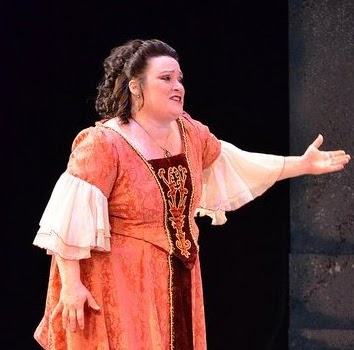 Elizabeth Perryman Photo 14