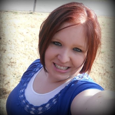 Nicki Huggins Photo 10