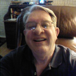Robert Mcmillan Photo 43