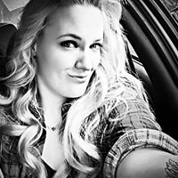 Elizabeth Hook Photo 23