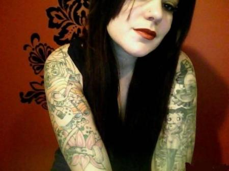 Amanda Whalen Photo 8