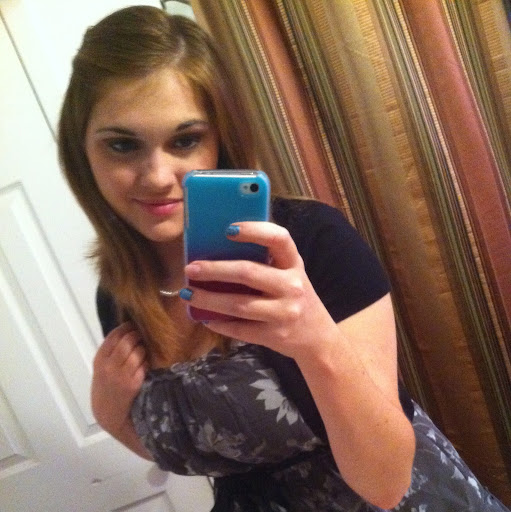 Alyssa Lee Photo 30