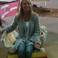 Jennifer Dickinson Photo 24
