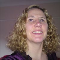 Julie Prentice Photo 26