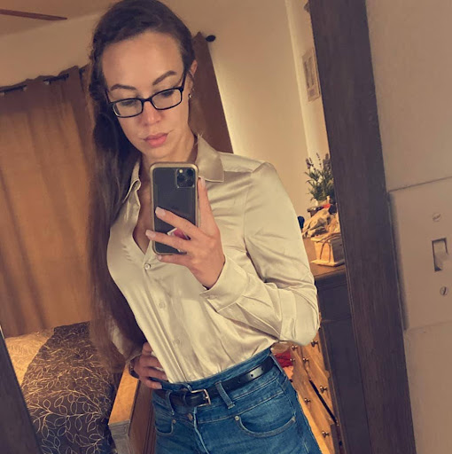 April Thompson Photo 29