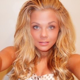 Rebecca Vaughn Photo 34