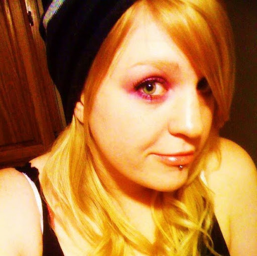 Julie Eckert Photo 7