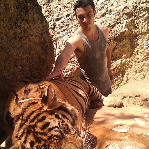 Sam Gordon Photo 16