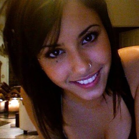 Angela Milton Photo 41