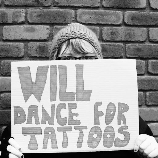 Lisa Hollis Photo 17