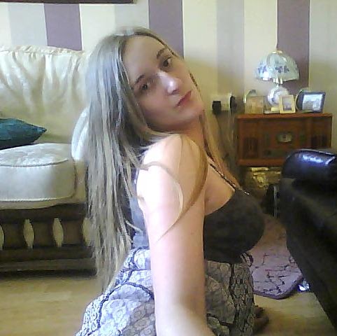 Laura Baxter Photo 36