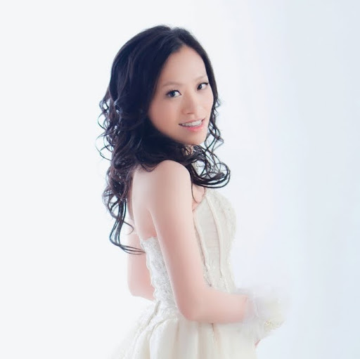 Flora Lin Photo 7
