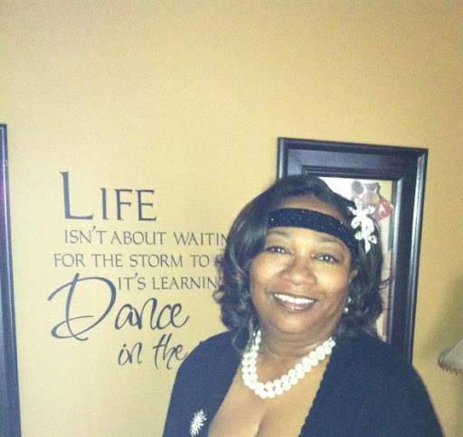 Gloria Harvey Photo 29