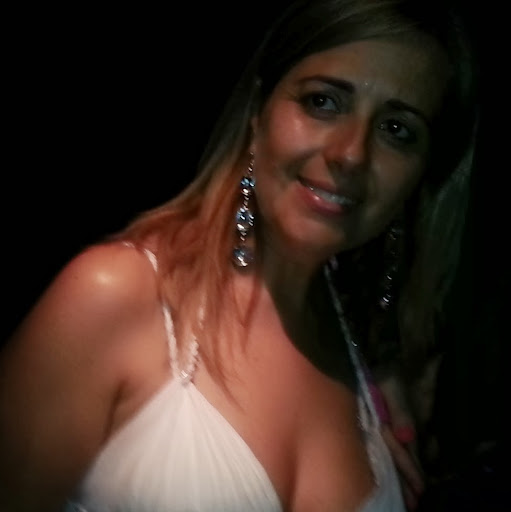 Alexandra Ferreira Photo 13