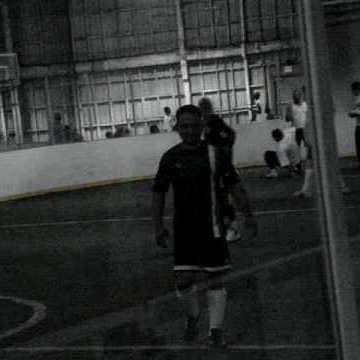 Yuri Robles Photo 4