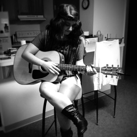 Amy Noonan Photo 18