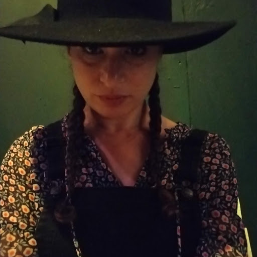 Heidi Sanders Photo 35